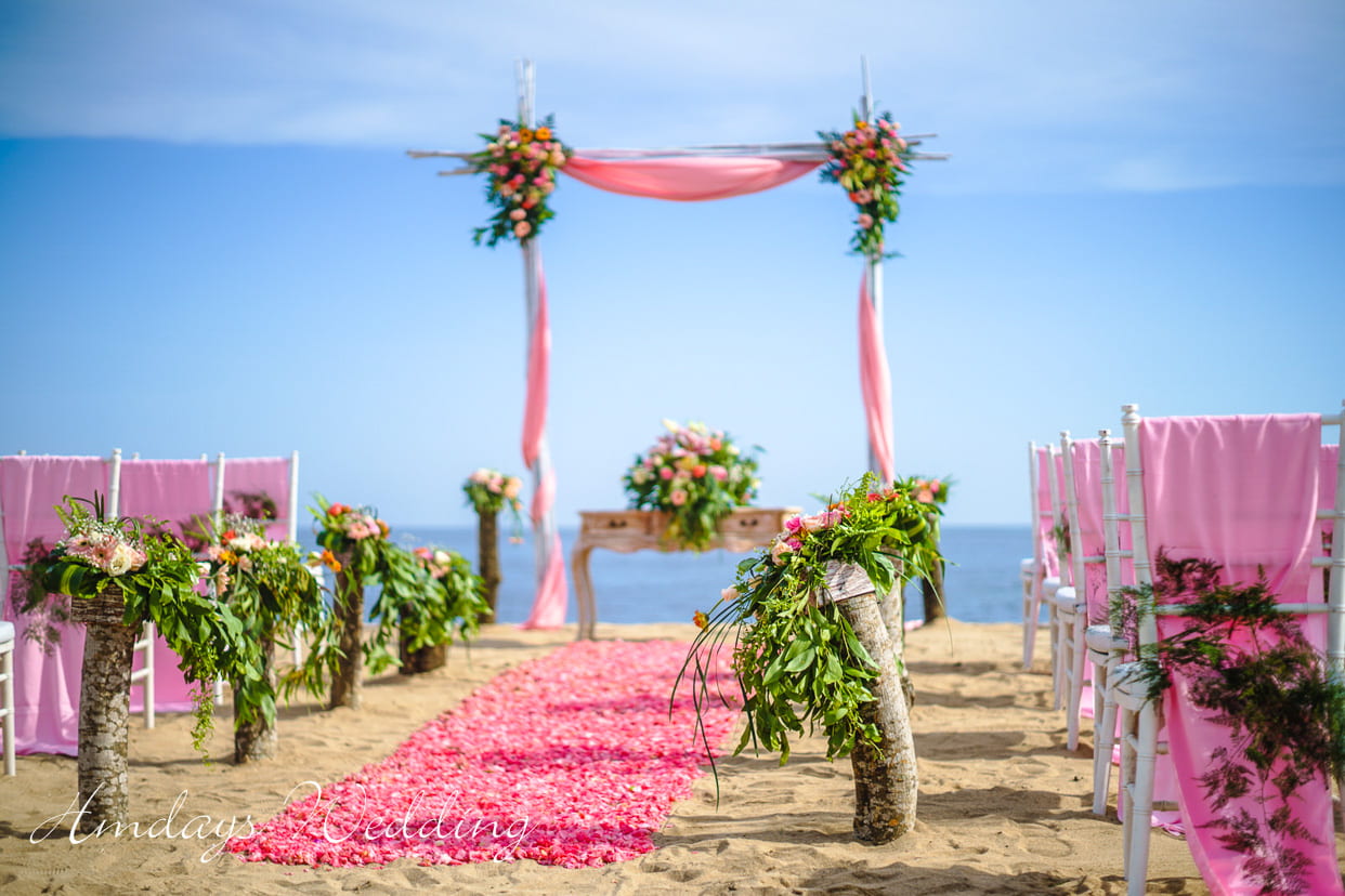  巴厘岛肉桂萨努尔沙滩婚礼