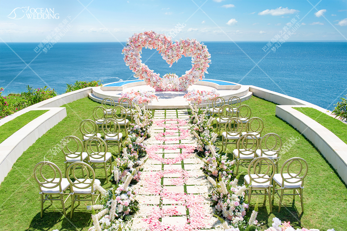 梦幻平台婚礼_标准布置_椅背纱会默认提供白色 巴厘岛 梦幻平台 免费布置 粉色