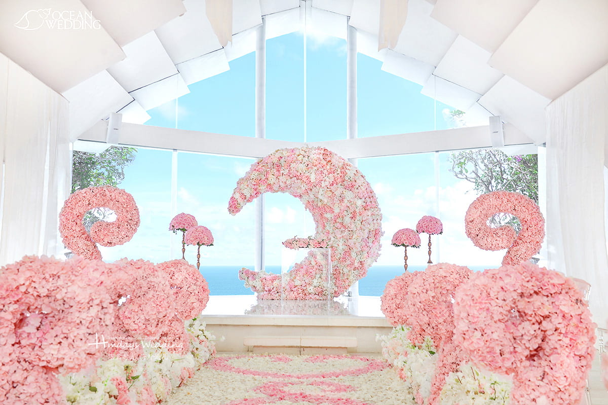  巴厘岛 海之教堂婚礼 玄月布置 白粉色 免费