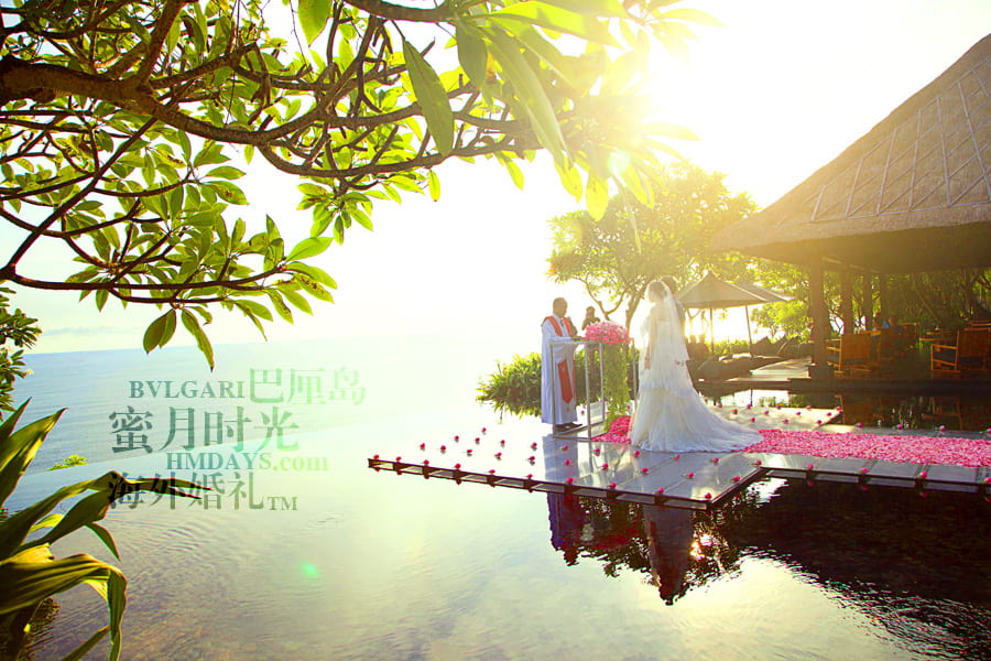  巴厘岛宝格丽水上婚礼