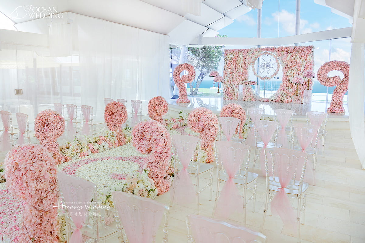  巴厘岛 海之教堂婚礼 捕梦花墙布置 粉色 付费升级
