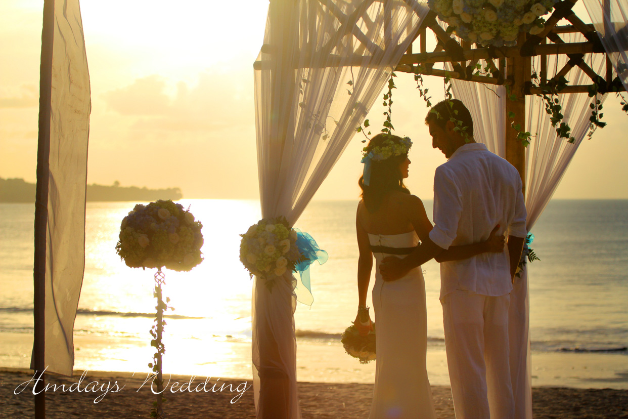  巴厘岛克拉桐金巴兰沙滩婚礼