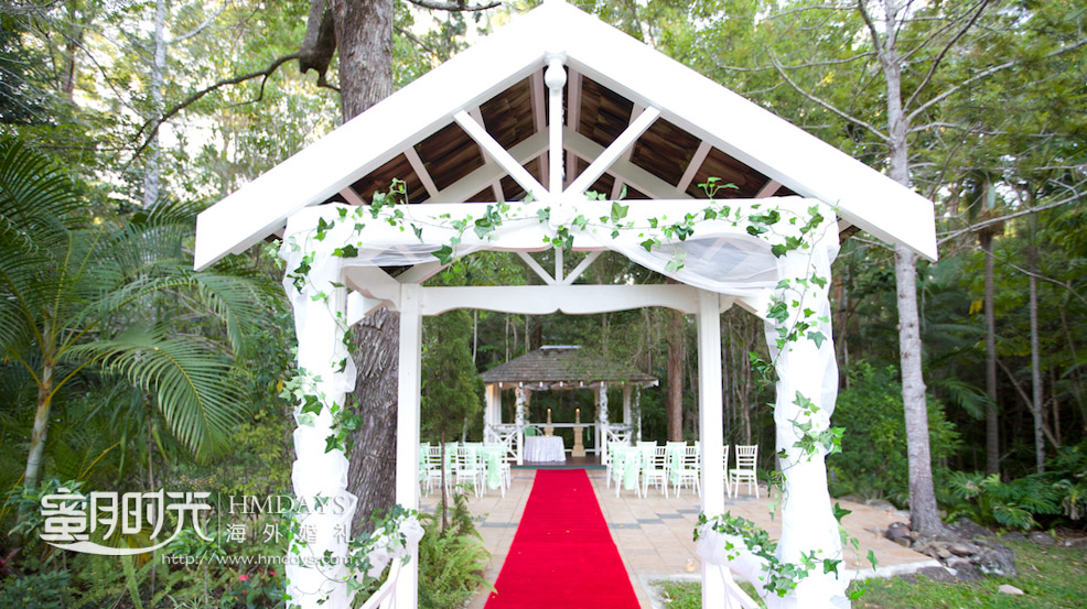 凉亭婚礼入口拍摄 澳洲庄园森林婚礼