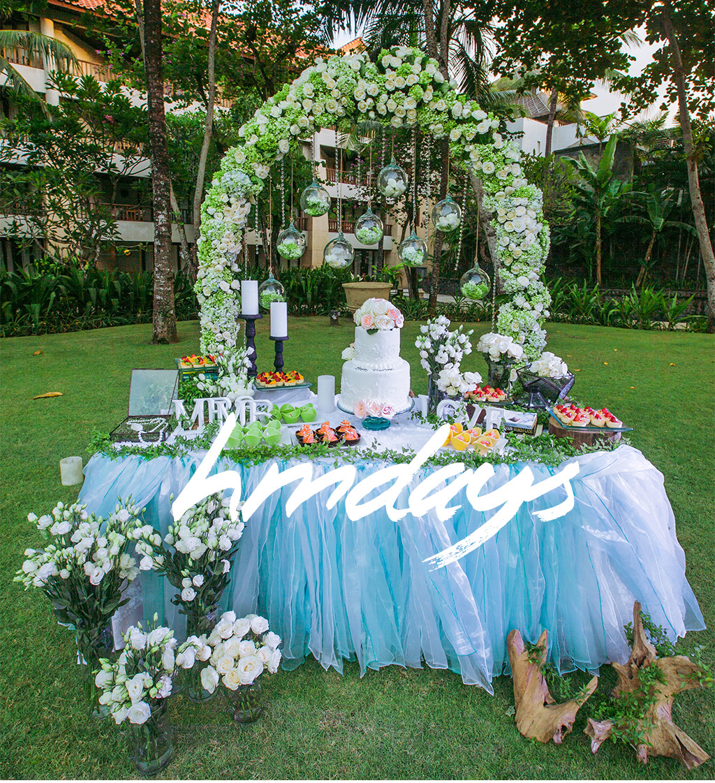 巴厘岛婚礼晚宴中的绿色小吃台布置|海外婚礼布置定制案例|海外婚礼定制中高端布置案例|巴厘岛婚礼布置定制案例