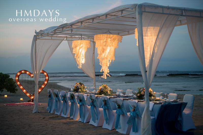 巴厘岛肉桂沙滩宴会标准布置（蓝色）|海外婚礼定制中高端布置案例|巴厘岛婚礼布置定制案例