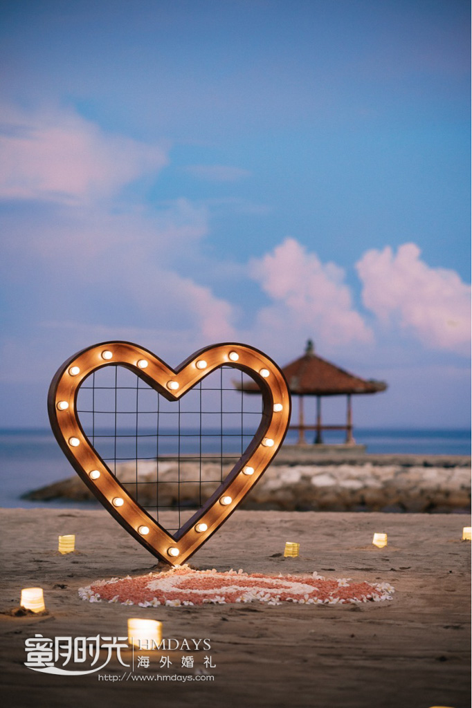 巴厘岛肉桂沙滩婚礼2019标准布置(25人起订)|海外婚礼定制中高端布置案例|巴厘岛婚礼布置定制案例