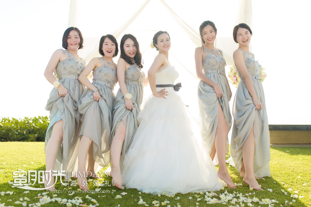新郎新娘的婚纱礼服选什么类型合适？