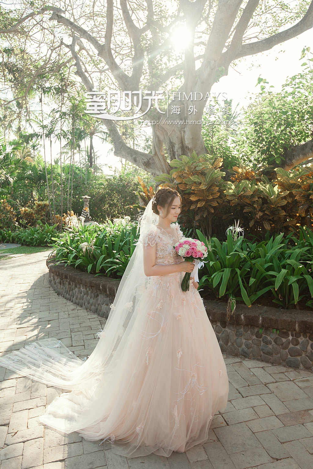 2014 新娘发型图片 巧用花朵打造时尚新娘
